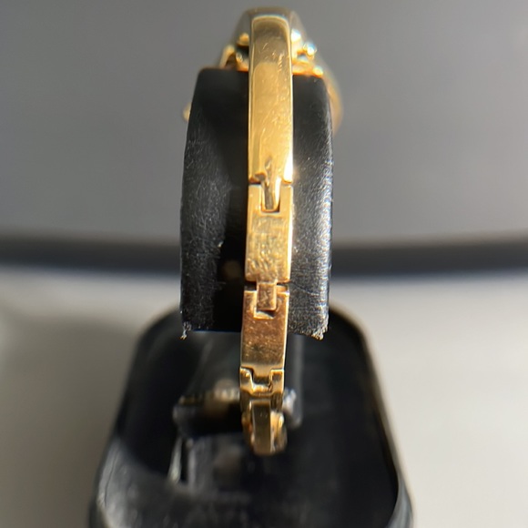 Armitron Now Gold Tone Ladies Bangle Bracelet Watch - Picture 15 of 15